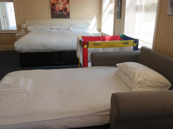 Hotel Celebrity Bournemouth East Cliff by Villare hotels : photo 3 de la chambre chambre familiale (2 adultes et 2 enfants)