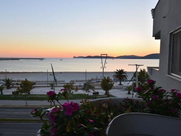 Starry Sky Charming House : photo 8 de la chambre chambre double deluxe avec balcon - vue sur mer