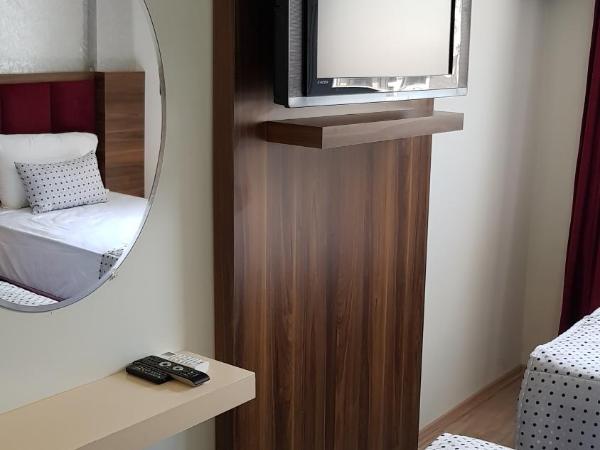 Laleli Hotel Izmir : photo 3 de la chambre chambre quadruple Économique