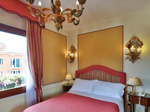 Hotel Arlecchino : photo 7 de la chambre petite chambre double classique - vue sur canal