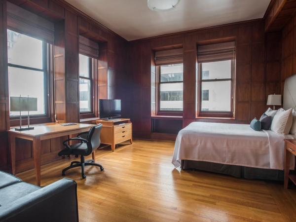 Magnolia Hotel Downtown Dallas : photo 2 de la chambre salon de luxe lit queen-size