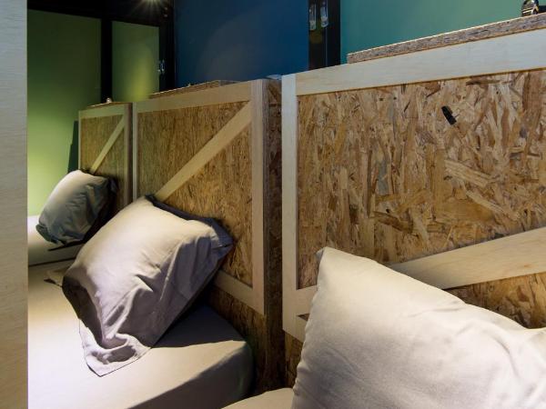 Finess Basic Hotel : photo 5 de la chambre lit dans dortoir mixte de 4 lits