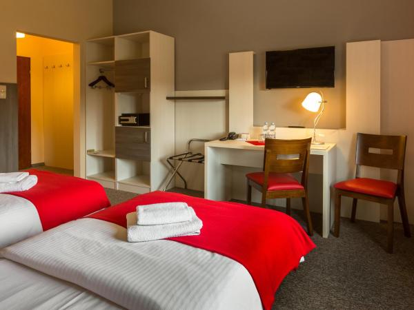 Hotel Przystanek Torun : photo 6 de la chambre chambre lits jumeaux