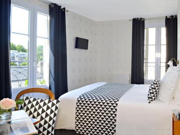 Hôtel Du Manoir : photo 3 de la chambre chambre double avec baignoire