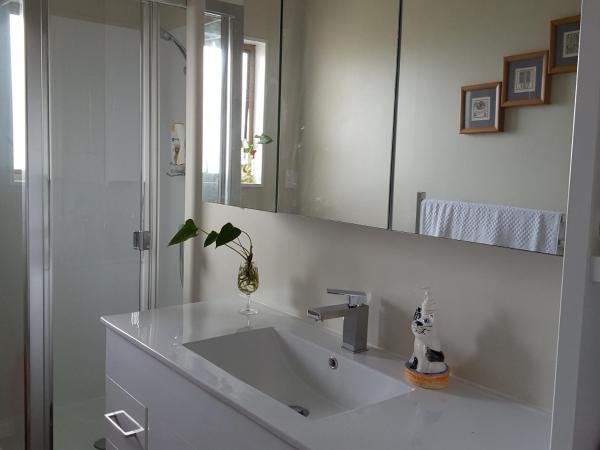 Harbour View Guesthouse : photo 1 de la chambre #3 superior twin room with garden view (shared bathroom)