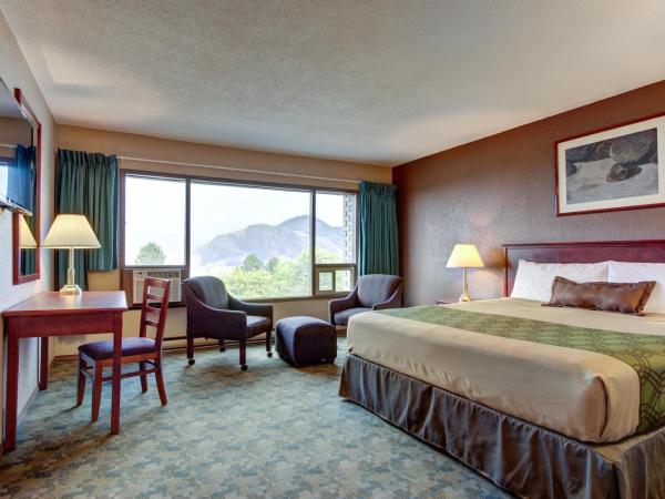 Knights Inn Kamloops : photo 5 de la chambre chambre lit king-size - non-fumeurs