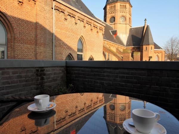 The Bank Hotel : photo 4 de la chambre petite chambre double avec terrasse