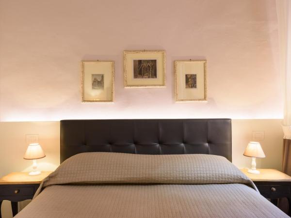 La Terrazza Sul Campo-Rooms Only : photo 3 de la chambre petite chambre double