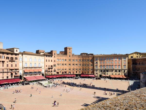 La Terrazza Sul Campo-Rooms Only : photo 4 de la chambre suite junior - vue sur ville
