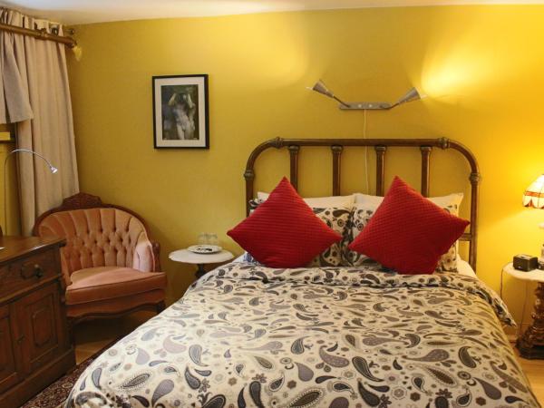 La Loggia Art B&B : photo 3 de la chambre chambre lit queen-size avec salle de bains commune