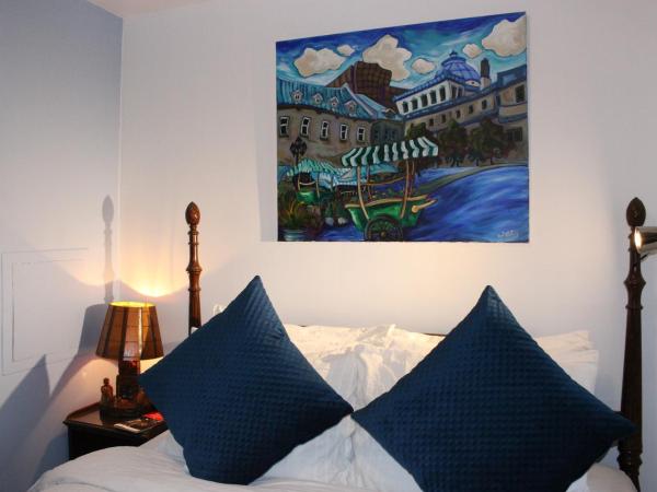 La Loggia Art B&B : photo 4 de la chambre chambre double avec salle de bains privative