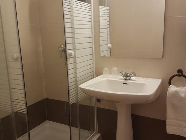 Barri Antic Hostel & Pub : photo 2 de la chambre chambre familiale