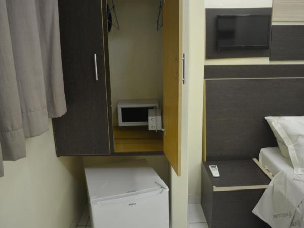 Hotel Calstar : photo 1 de la chambre chambre triple deluxe avec 1 lit double et 1 lit simple