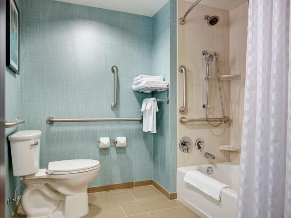 Hyatt Place Arlington Courthouse : photo 4 de la chambre king room with sofa bed and accessible tub - high floor