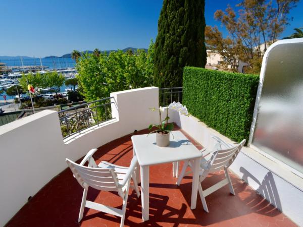 Auberge De La Calanque : photo 4 de la chambre chambre double classique avec vue sur jardin et terrasse