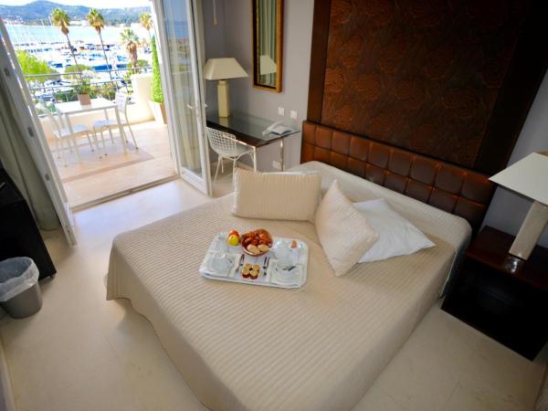 Auberge De La Calanque : photo 8 de la chambre chambre double classique avec vue sur jardin et terrasse