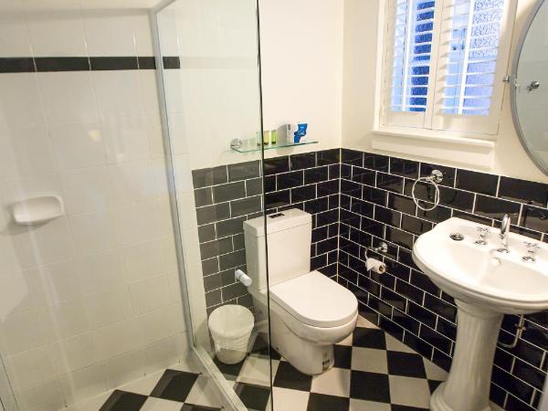 Edward Lodge New Fam : photo 6 de la chambre chambre lit queen-size premium