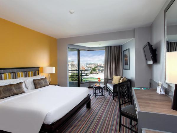 The Bayview Hotel Pattaya : photo 2 de la chambre chambre lits jumeaux deluxe - vue sur ville