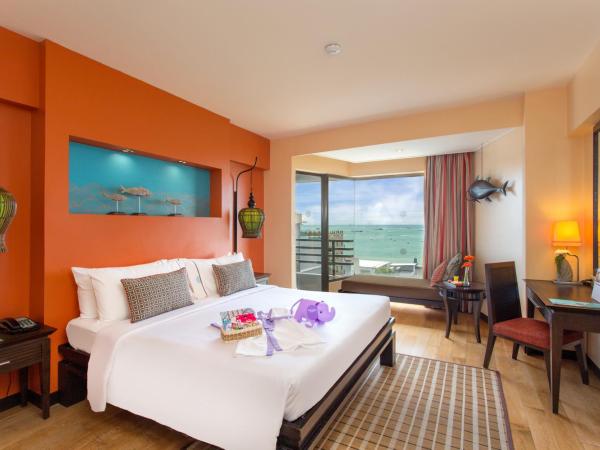 The Bayview Hotel Pattaya : photo 7 de la chambre chambre lits jumeaux deluxe - vue sur mer