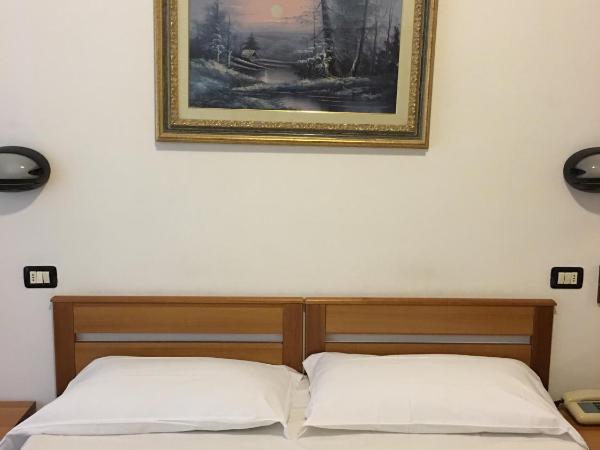 Hotel Dora : photo 3 de la chambre chambre triple