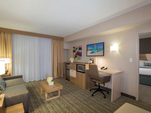 Best Western Plus Atlantic Beach Resort : photo 1 de la chambre suite double - non-fumeurs
