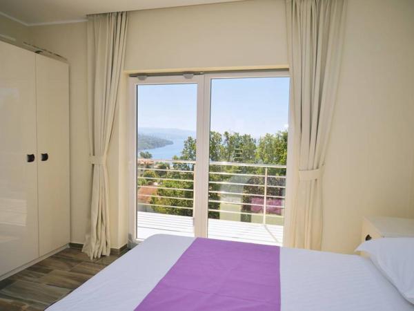 Guest House Manuela : photo 4 de la chambre chambre double deluxe avec balcon - vue sur mer