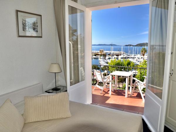 Auberge De La Calanque : photo 3 de la chambre chambre double classique avec vue sur mer et balcon