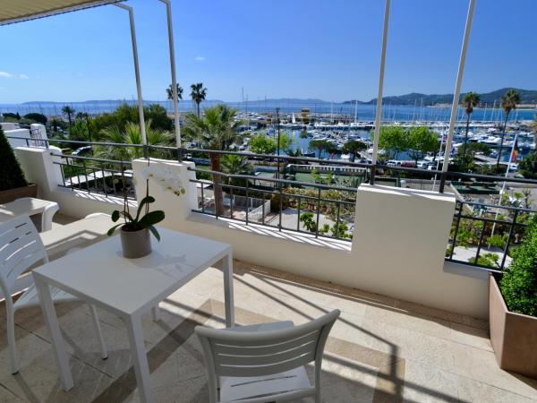 Auberge De La Calanque : photo 1 de la chambre chambre double supérieure avec terrasse - vue sur mer 