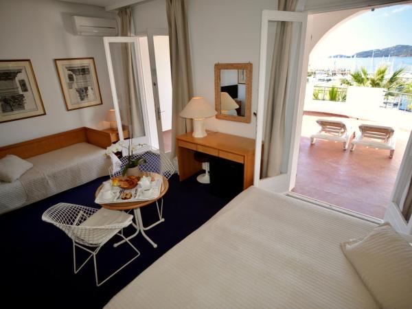 Auberge De La Calanque : photo 5 de la chambre chambre triple privilège avec vue sur mer