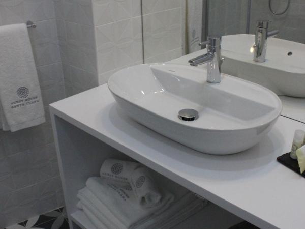 Guest House Santa Clara : photo 3 de la chambre chambre double ou lits jumeaux deluxe - vue sur ville 