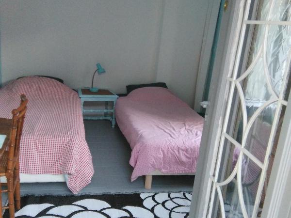 Chambre en ville dans un esprit campagne : photo 6 de la chambre chambre double avec patio