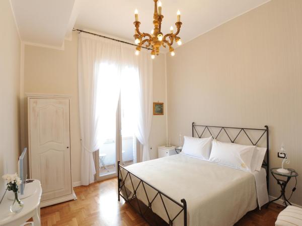 Residenza Borbonica : photo 1 de la chambre chambre double deluxe avec balcon