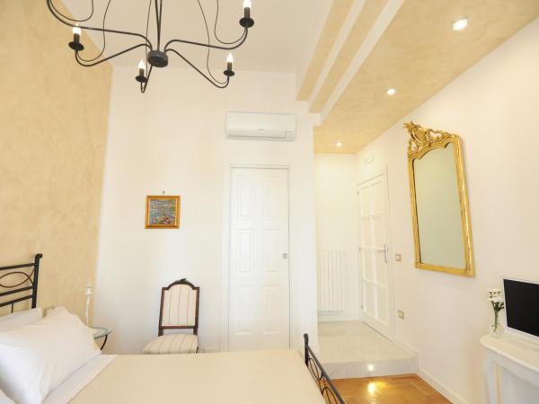Residenza Borbonica : photo 4 de la chambre chambre double deluxe avec balcon