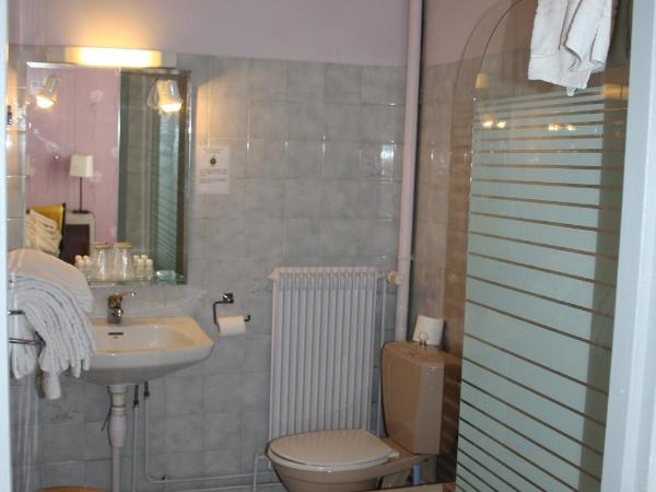 Hôtel République : photo 3 de la chambre chambre quadruple