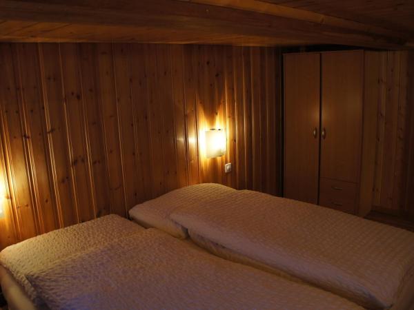 Petit Helvetia Budget Hotel : photo 3 de la chambre suite familiale