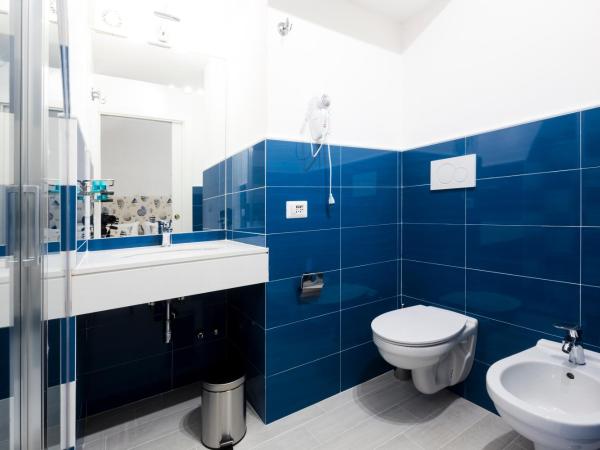 Holiday Sorrento Center : photo 7 de la chambre chambre double ou lits jumeaux deluxe avec balcon