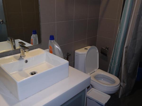 Resort Hostel In City : photo 10 de la chambre bed in mixed dorm 12