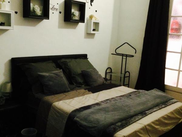 Chambres dans guest house Centre ville : photo 1 de la chambre chambre double avec salle de bains commune - vue sur cour