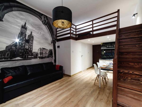 2 Nights Apartments - great location, right next to Main Rail and Bus Station, 10 min to Main Square by foot : photo 4 de la chambre appartement avec balcon