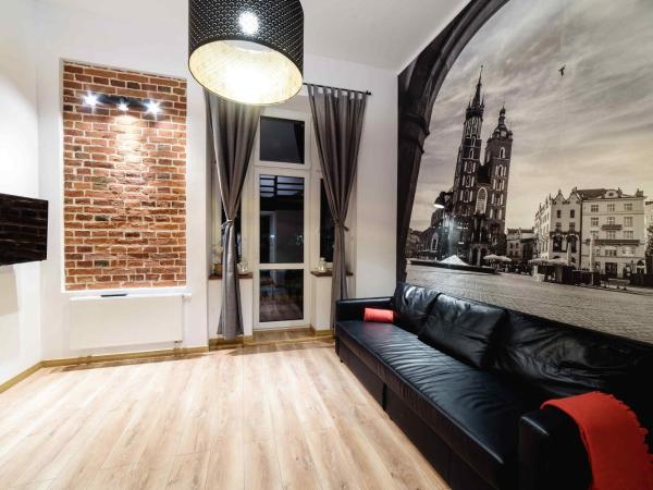 2 Nights Apartments - great location, right next to Main Rail and Bus Station, 10 min to Main Square by foot : photo 10 de la chambre appartement avec balcon