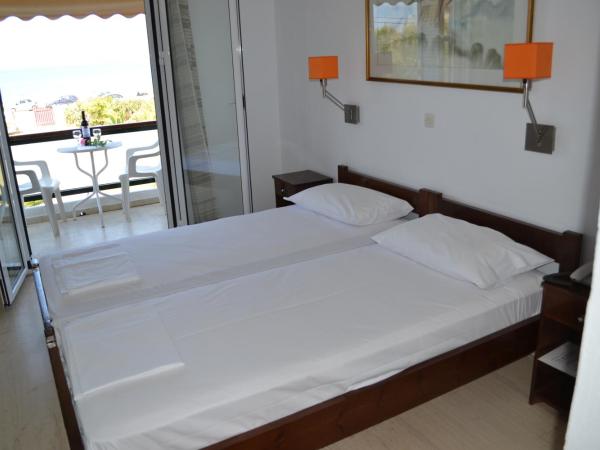 Villa Ioli : photo 3 de la chambre chambre lits jumeaux