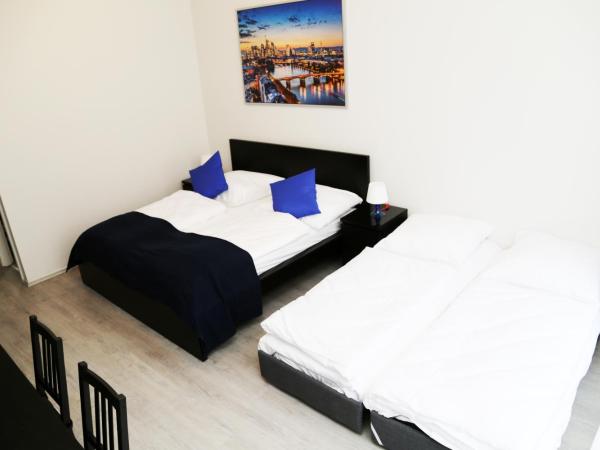 Main Hotel Frankfurt City : photo 1 de la chambre chambre familiale