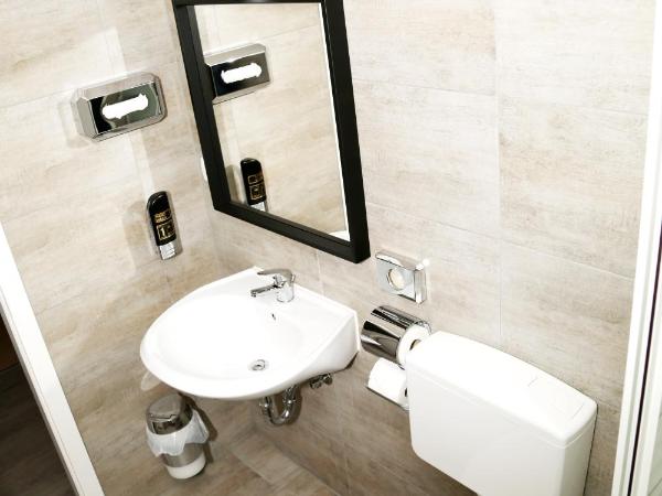 Main Hotel Frankfurt City : photo 4 de la chambre chambre double