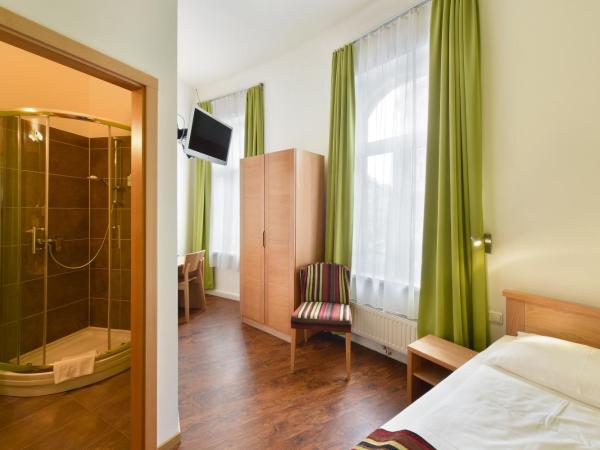 Hotel Mocca : photo 4 de la chambre chambre simple basique