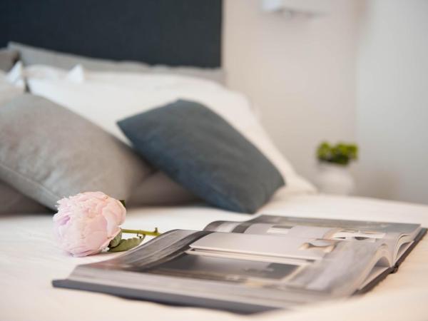 Al Pescatore - B&B : photo 1 de la chambre chambre double avec balcon