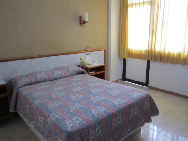 Hotel Baluarte : photo 6 de la chambre chambre lit king-size standard