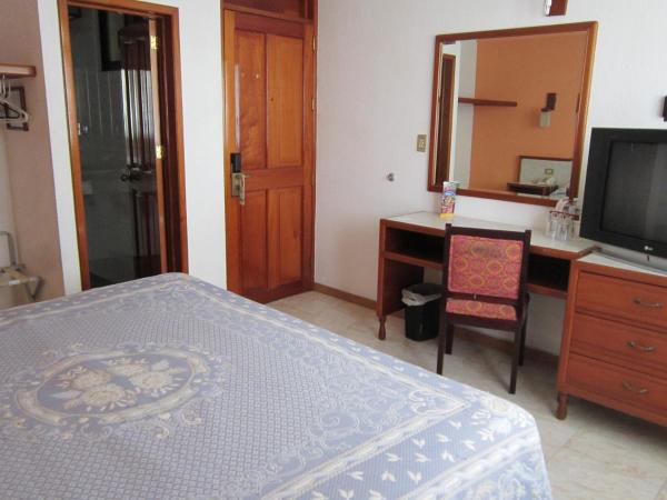 Hotel Baluarte : photo 7 de la chambre chambre lit king-size standard