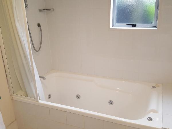 FYFFE on Riccarton : photo 3 de la chambre suite 1 chambre avec baignoire spa