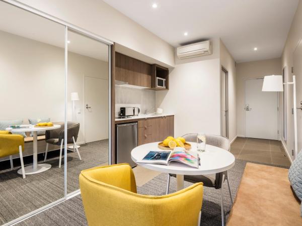Quest Eight Mile Plains : photo 3 de la chambre studio