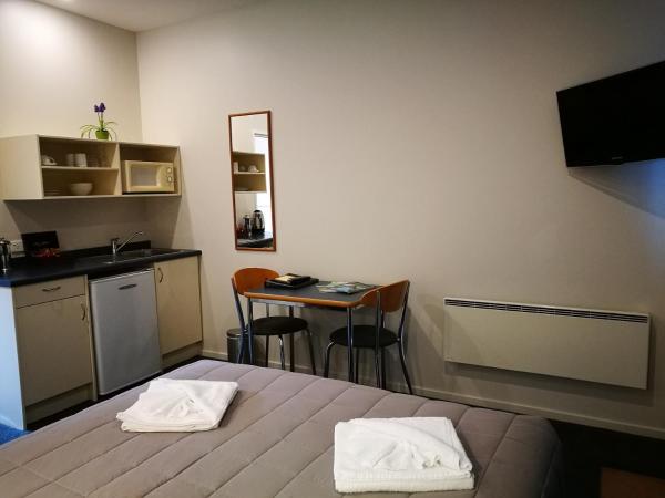 Airport Birches Motel : photo 9 de la chambre studio